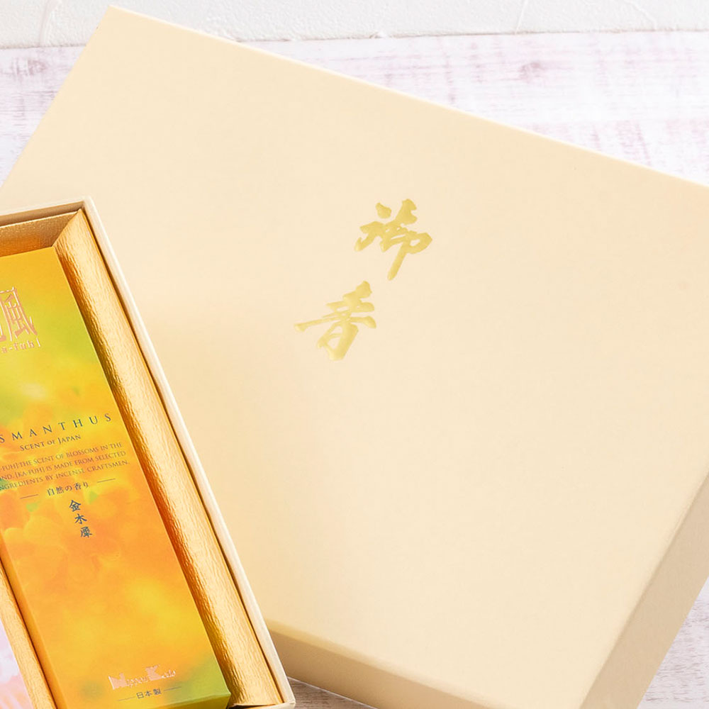 【お供え用】 日本香堂「花風 進物 四種入」とアレンジメントのセット