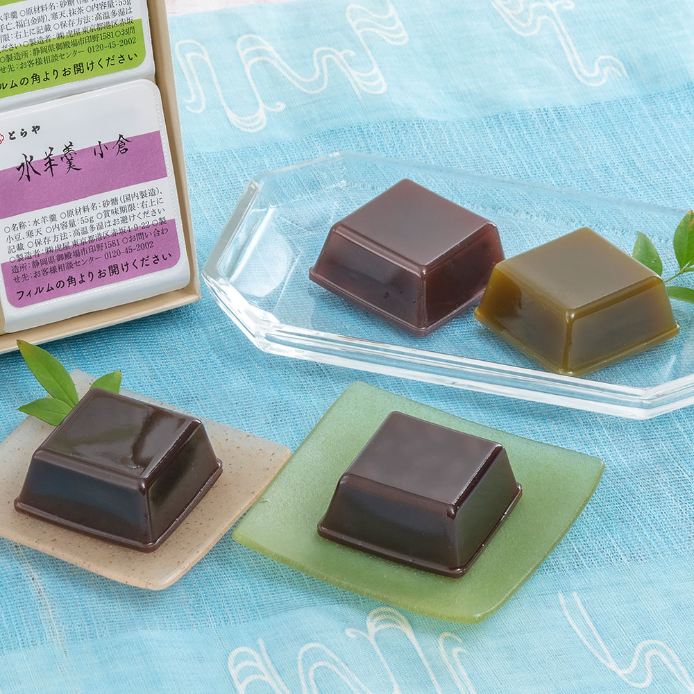 【お供え用】 とらや「水羊羹6個入」とアレンジメントのセット