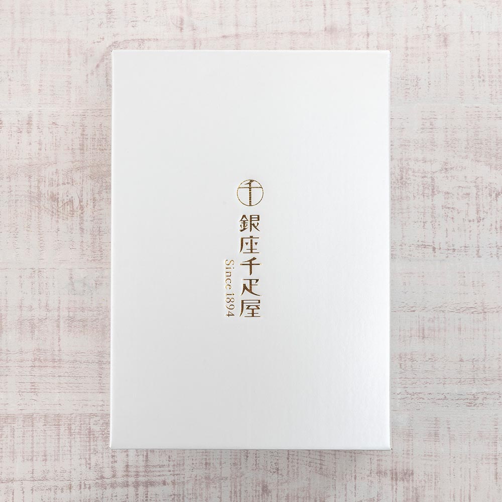銀座千疋屋「桃」とアレンジメントのセット（果物別送）