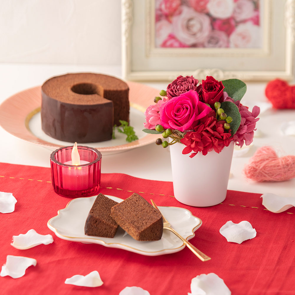 【期間限定】パティスリー キハチ「ショコラバームクーヘン」とプリザーブドアレンジメントのセット