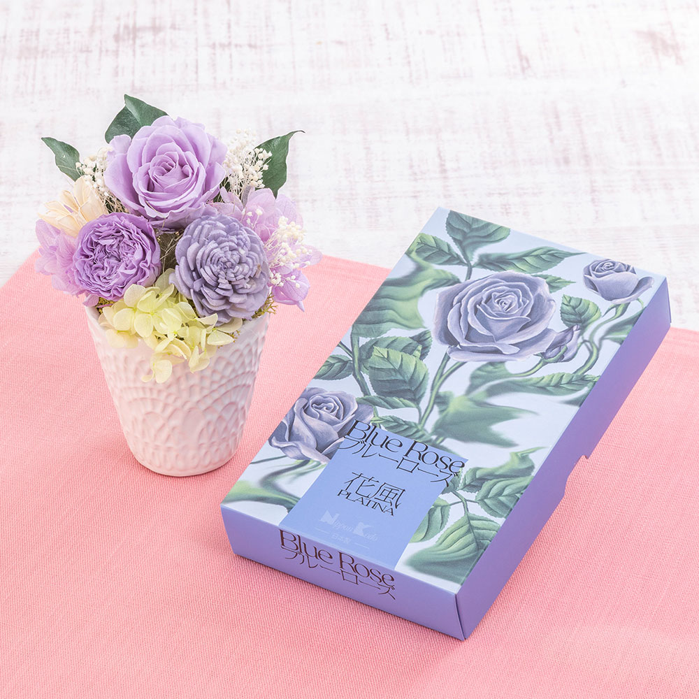 【お供え用】 日本香堂「花風PLATINA ブルーローズ」とプリザーブドアレンジメントのセット