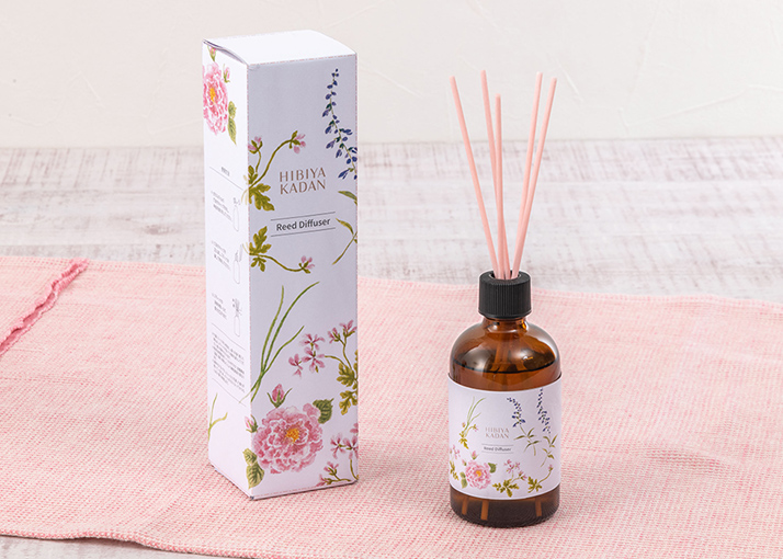 生活の木「日比谷花壇オリジナル リードディフューザー」とアレンジメントのセット