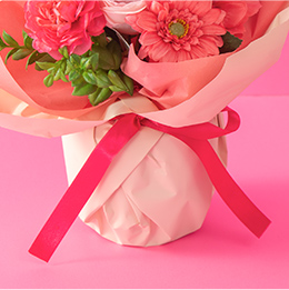 お花はもちろんリボンや包装も推しの色に合わせてコーディネート!